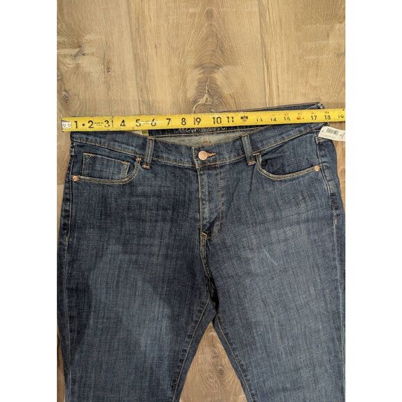 Maurices High Rise Curvy Flare Jeans - Picture 1 of 11